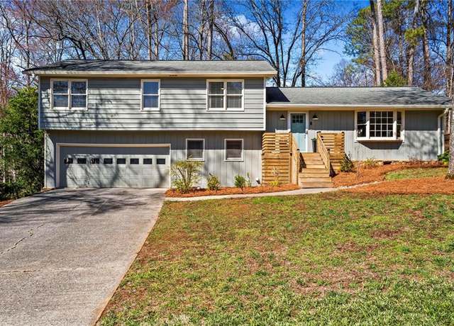 Property at 5403 Woodberry Cir, Marietta, GA 30068, 4 beds, 2.5 baths