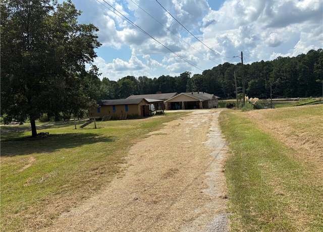 Property at 8150 Lakeview Dr SW, Covington, GA 30014, 6 beds, 4 baths