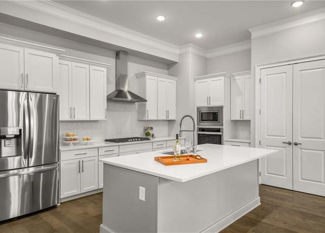Property at 685 Stickley Oak Way, Woodstock, GA 30189, 3 beds, 2.5 baths