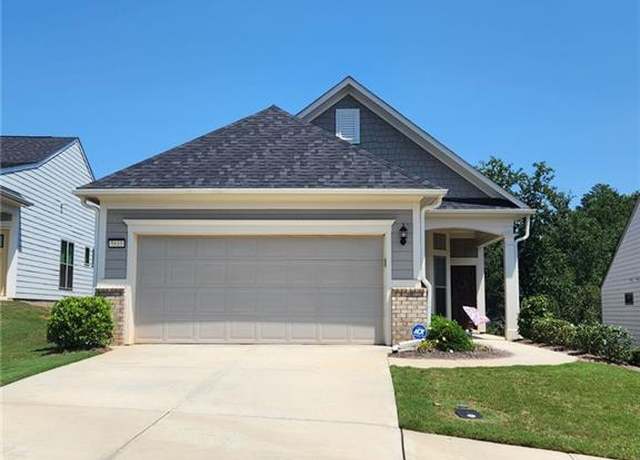 Property at 5610 Villa Crest Dr, Hoschton, GA 30548, 2 beds, 2 baths