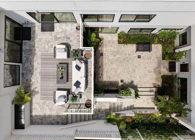 Property at 727 Berkeley Ave, Atlanta, GA 30318, 4 beds, 4 baths