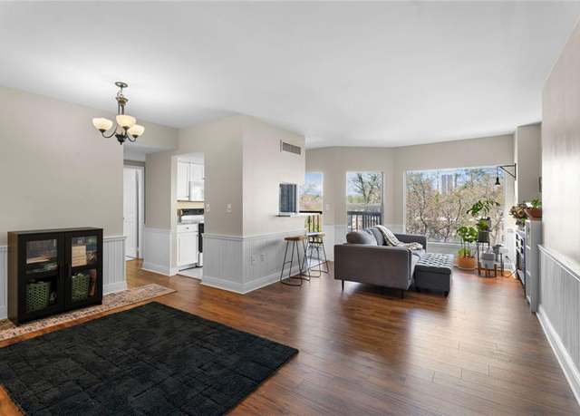 Property at 1 Biscayne Dr NW #211, Atlanta, GA 30309, 2 beds, 2 baths