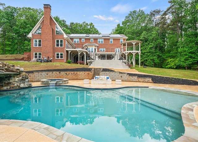 Property at 1212 Lee Whatley Dr, Lithonia, GA 30058, 6 beds, 6 baths