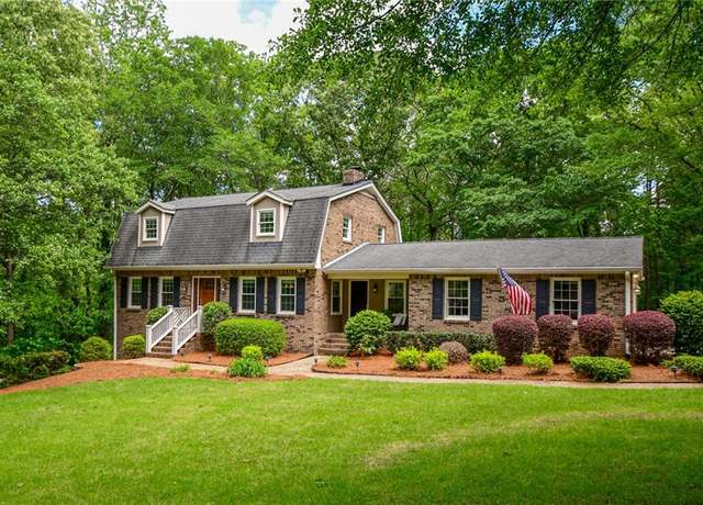 Property at 110 Sandy Ridge Trl, Fayetteville, GA 30214, 4 beds, 3.5 baths