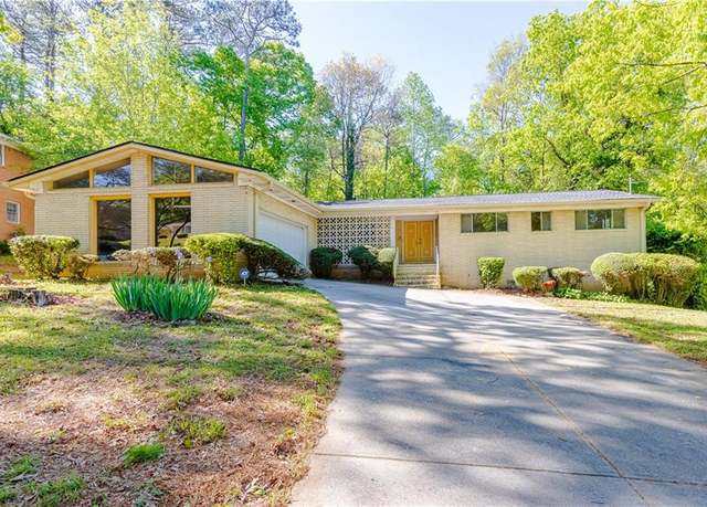 Property at 558 Larchmont Dr NW, Atlanta, GA 30318, 4 beds, 2.5 baths
