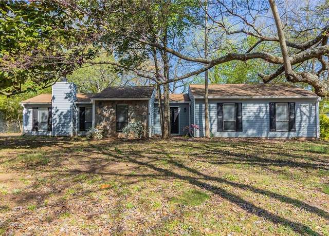Property at 181 Bernice Dr, Lawrenceville, GA 30045, 3 beds, 2 baths