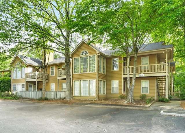 Property at 906 Country Park Dr SE, Smyrna, GA 30080, 2 beds, 2 baths