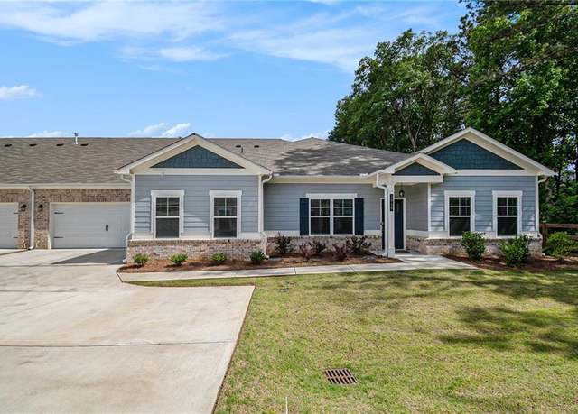 Property at 3919 Shelleydale Dr, Powder Springs, GA 30127, 3 beds, 2 baths
