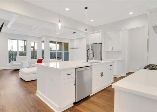 Property at 118 Via Roma, Woodstock, GA 30188, 4 beds, 3.5 baths