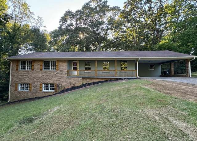 Property at 1045 Lakeshore Dr, Gainesville, GA 30501, 4 beds, 2 baths