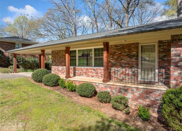 Property at 1505 Robinhood Trl, Gainesville, GA 30501, 3 beds, 2 baths