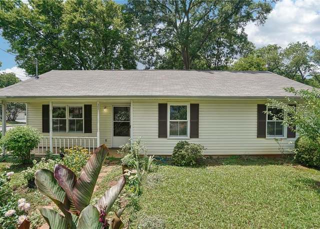Property at 302 Douglas St, Cartersville, GA 30120, 3 beds, 1 bath