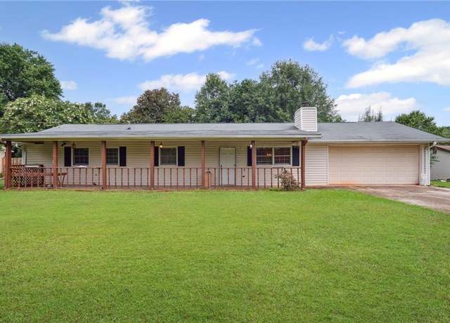 Property at 472 Camden Cir, Lawrenceville, GA 30046, 3 beds, 2 baths