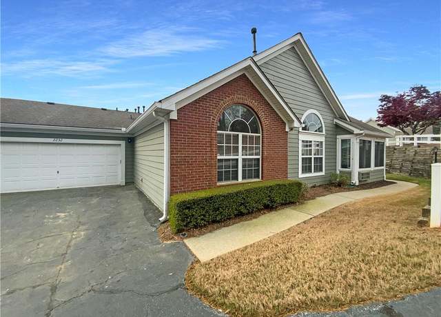 Property at 2252 Carefree Cir #3, Marietta, GA 30062, 3 beds, 2 baths