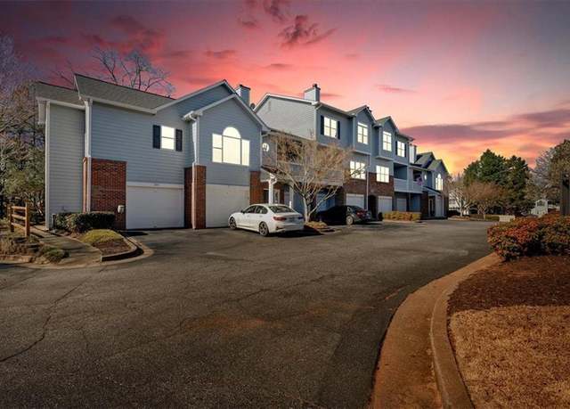 Property at 107 Vinings Forest Cir SE, Smyrna, GA 30080, 2 beds, 2.5 baths