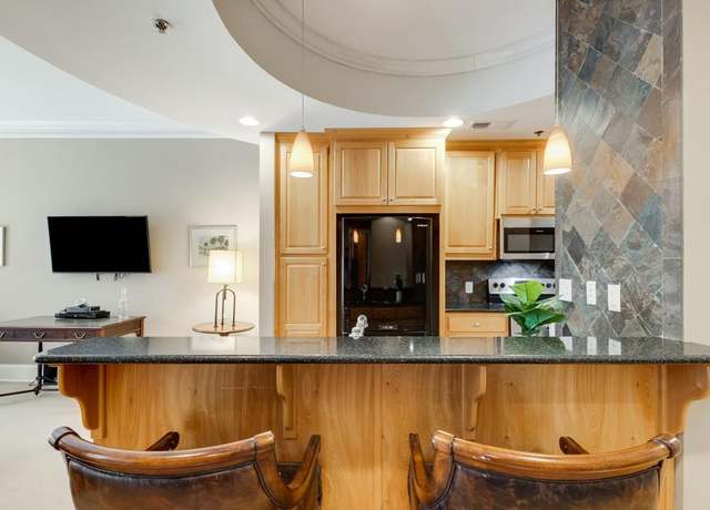 Property at 2255 Peachtree Rd #328, Atlanta, GA 30309, 1 bed, 1 bath
