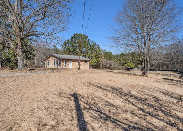 Property at 4065 Thaxton Rd, Atlanta, GA 30349, 2 beds, 1 bath