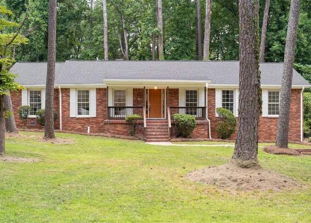 Property at 761 Lynn Cir SW, Atlanta, GA 30311, 3 beds, 2.5 baths