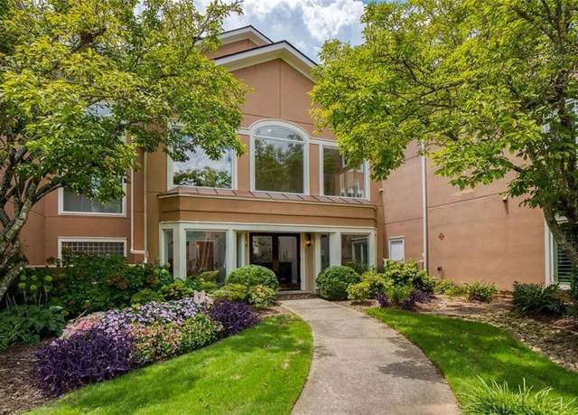 Property at 5310 Brooke Ridge Dr, Dunwoody, GA 30338, 2 beds, 2 baths