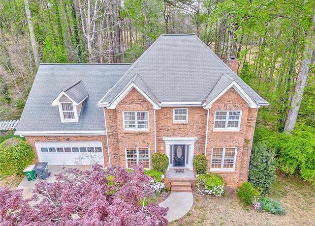 Property at 4327 Saint Michaels Dr, Lilburn, GA 30047, 4 beds, 3 baths