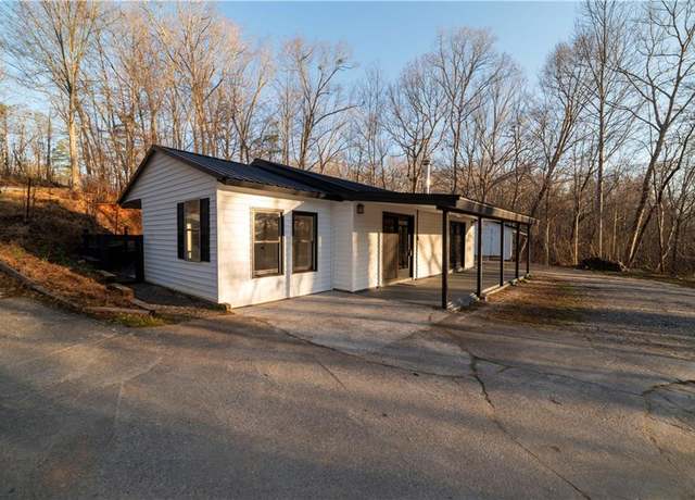 Property at 7845 Belton Bridge Rd, Lula, GA 30554, 3 beds, 1 bath
