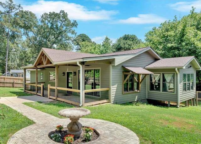 Property at 161 Old Vandiver Dr, Canton, GA 30114, 3 beds, 2 baths