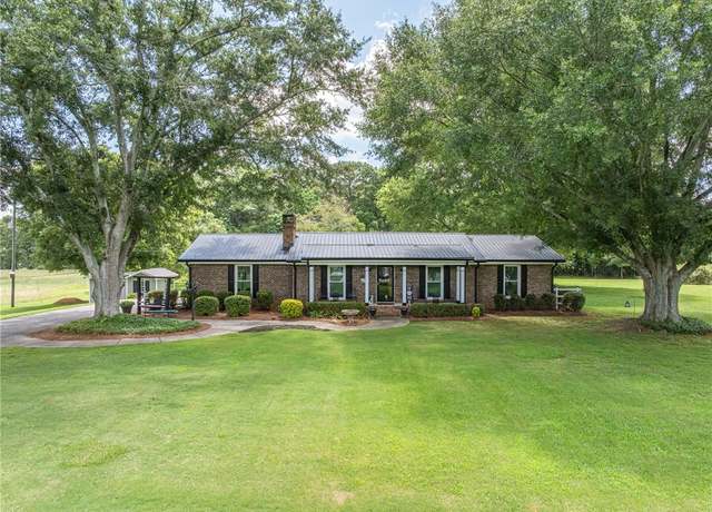 Property at 3152 H D Atha Rd, Covington, GA 30014, 3 beds, 2 baths