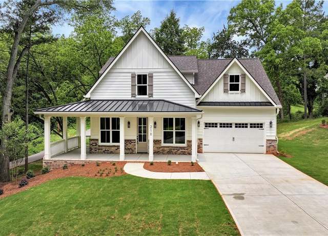 Property at 210 College Ave, Commerce, GA 30529, 3 beds, 3 baths