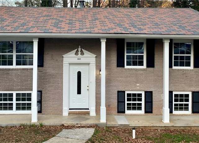Property at 1032 Brian Ln, Forest Park, GA 30297, 4 beds, 2 baths