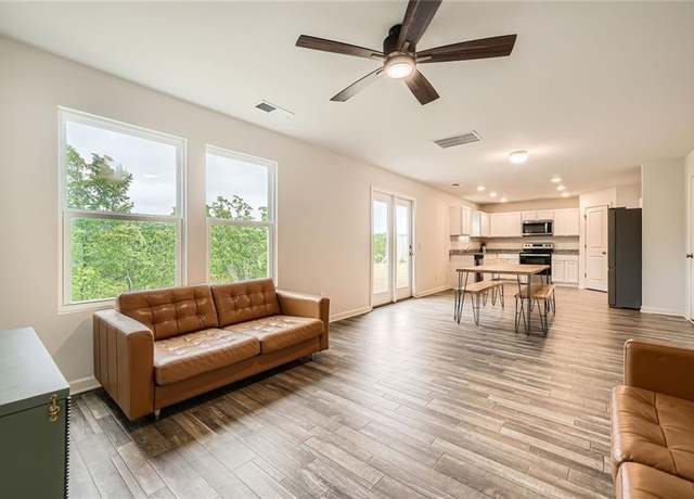 Property at 33 Oxford Ln, Kingston, GA 30145, 4 beds, 2.5 baths