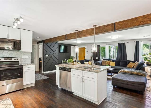 Property at 877 Lee Andrews Ave SE, Atlanta, GA 30315, 5 beds, 2 baths