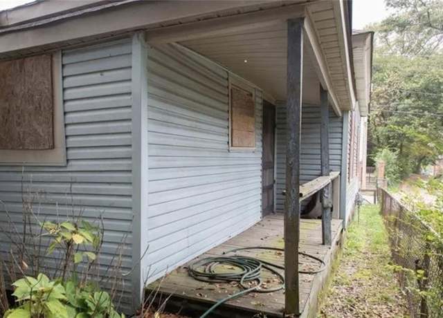 Property at 108 Vine St SW, Atlanta, GA 30314, 4 beds, 2 baths