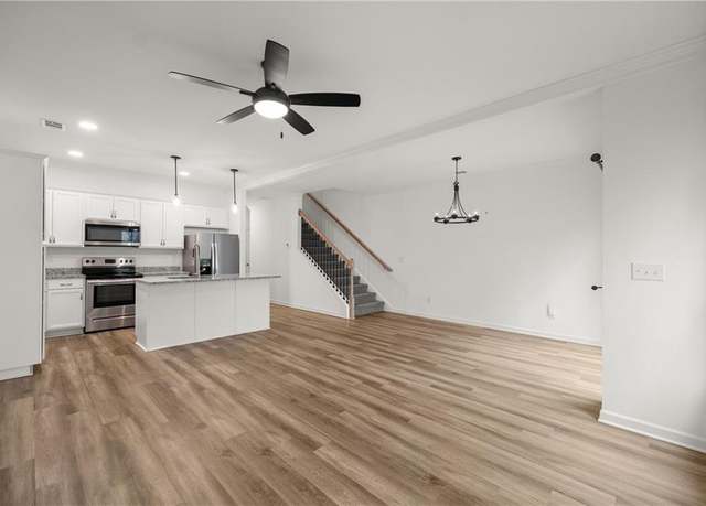 Property at 1536 Bluff Valley Cir, Gainesville, GA 30504, 3 beds, 2.5 baths