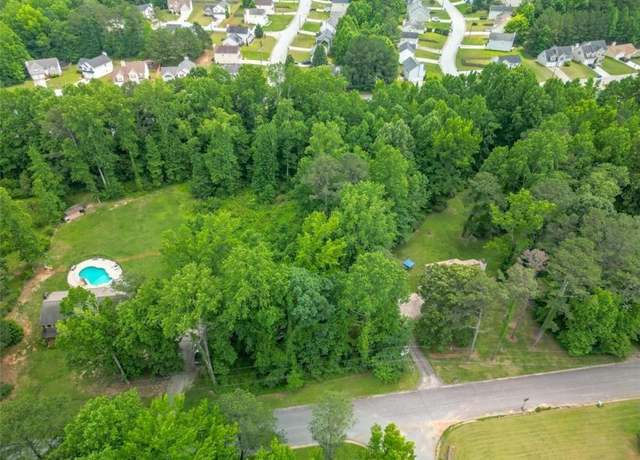 Property at 6990 Oak Leaf Dr, Fairburn, GA 30213