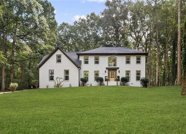 Property at 300 Creekview Trl, Fayetteville, GA 30214, 5 beds, 2.5 baths