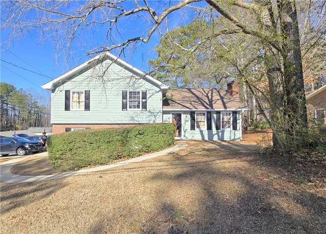 Property at 1330 Hillcrest Dr, Sugar Hill, GA 30518, 4 beds, 2 baths