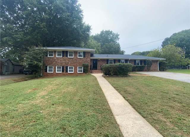 Property at 741 Prince Ave, Marietta, GA 30062, 4 beds, 2.5 baths