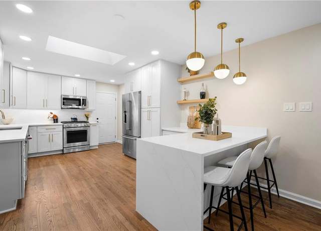 Property at 2233 Clairmont Rd NE, Atlanta, GA 30329, 3 beds, 2 baths