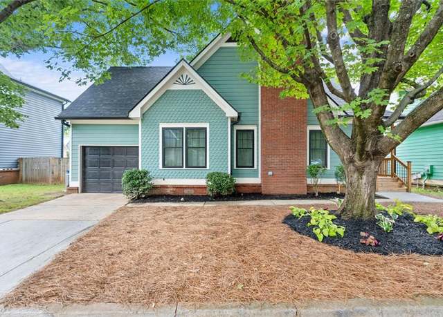 Property at 945 Oak St SW, Atlanta, GA 30310, 2 beds, 2 baths