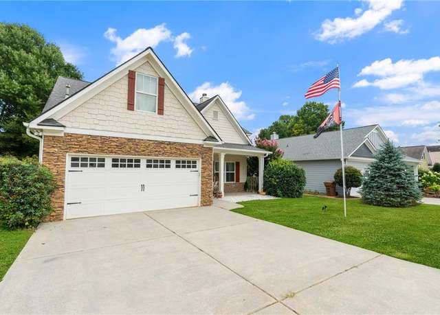 Property at 17 Penfield Dr, Cartersville, GA 30120, 4 beds, 2.5 baths