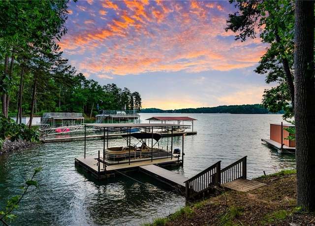 Property at 7875 Robin Rd, Cumming, GA 30041, 4 beds, 3 baths
