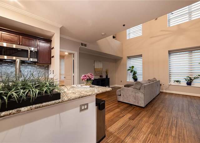 Property at 2626 Peachtree Rd NW #412, Atlanta, GA 30305, 2 beds, 2.5 baths