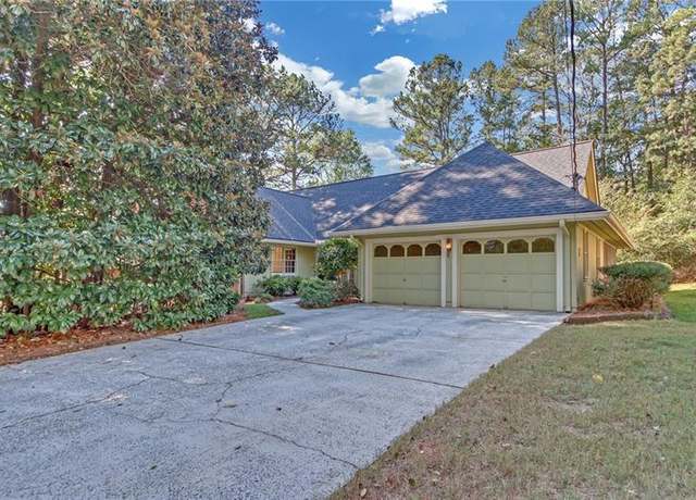 Property at 1559 Norwood Dr, Lilburn, GA 30047, 4 beds, 3 baths