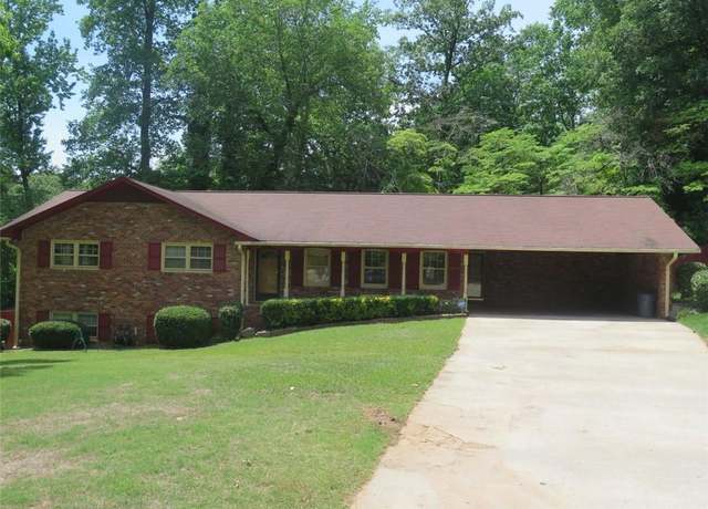 Property at 4141 Fredericksburg Dr, College Park, GA 30337, 4 beds, 3 baths