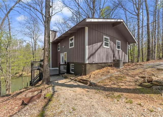 Property at 307 Eagle Overlook Dr, Dahlonega, GA 30533, 4 beds, 2 baths