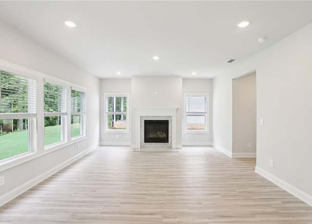 Property at 122 Sope Creek Cir, Pendergrass, GA 30567, 4 beds, 2.5 baths