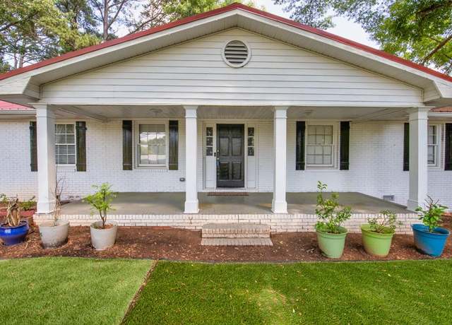 Property at 58 Hospital Rd, Commerce, GA 30529, 3 beds, 2 baths