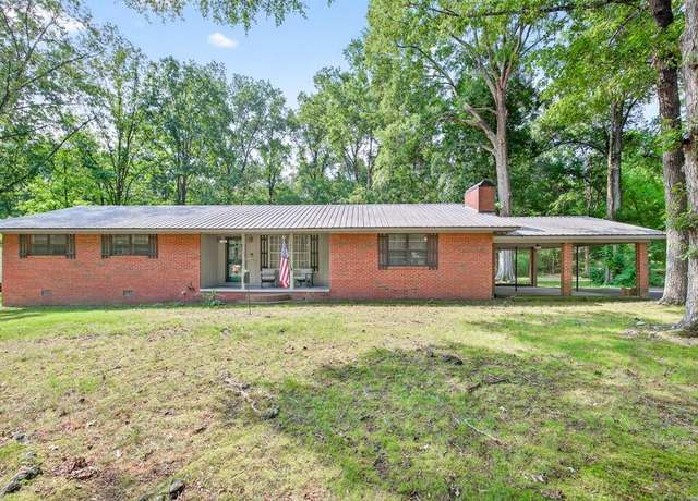 Property at 199 Cherry St SE, Calhoun, GA 30701, 3 beds, 2 baths