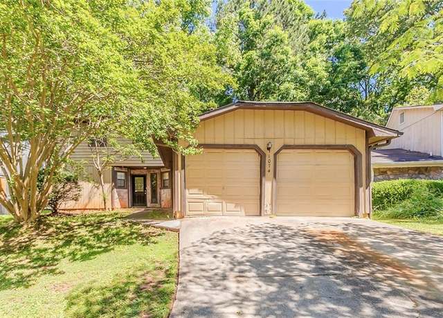 Property at 1074 Cherokee Hts, Stone Mountain, GA 30083, 3 beds, 2.5 baths