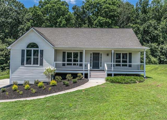 Property at 9050 Ivyshaw Dr, Gainesville, GA 30506, 3 beds, 3 baths